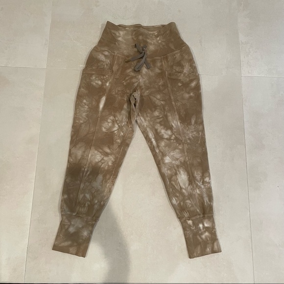 All In Motion Tie-Dye High-Rise Ribbed Jogger Pants | 25.5" | Olive Green | XS - Picture 3 of 4